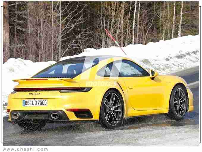 保时捷911 Turbo S冰雪路试 二季度交付