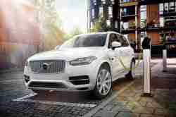 沃尔沃XC90 T8双擎被评为2015 Stuff Gadget年度汽车